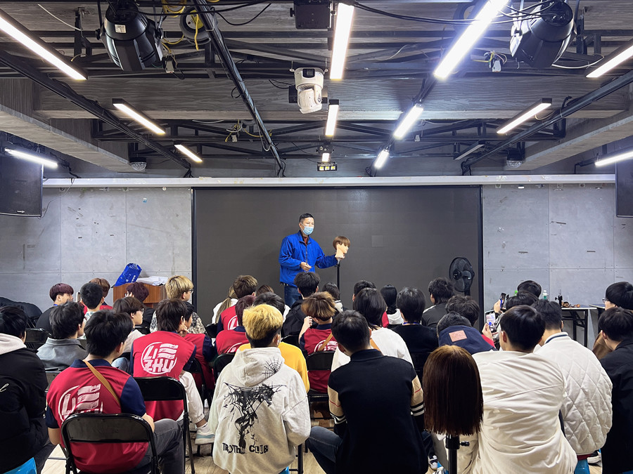 男士發(fā)型手法示范課堂，南寧剪發(fā)學(xué)習(xí)