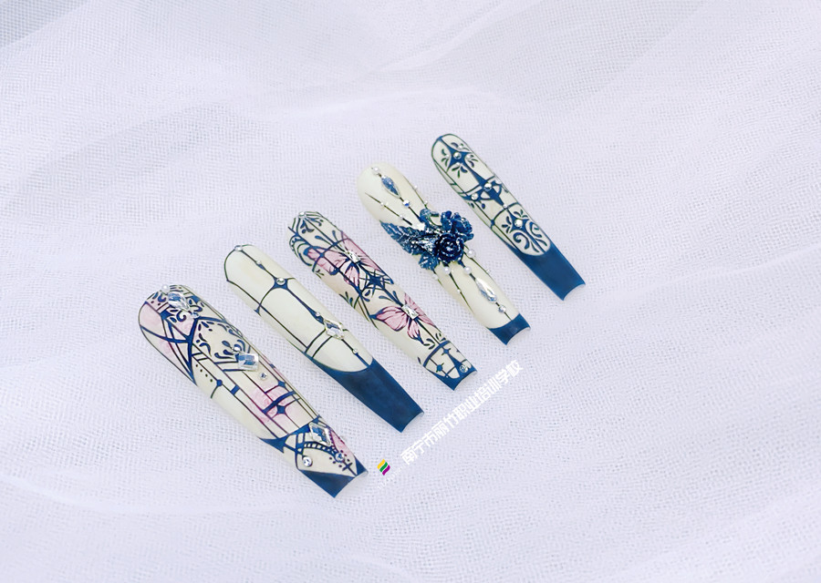 手繪窗花美甲，南寧美甲設計專業(yè)作品