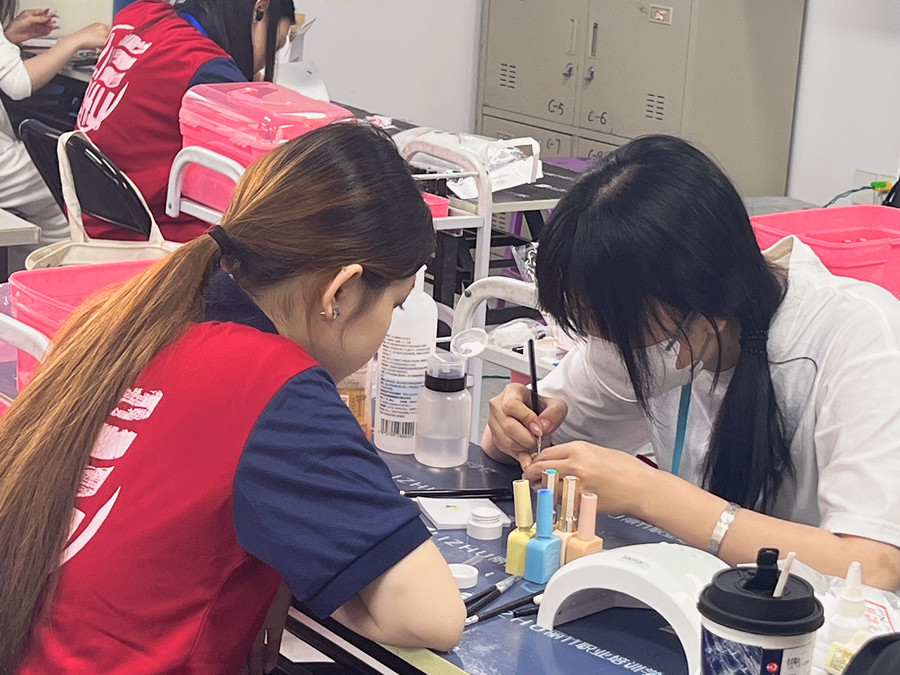 南寧美甲學(xué)習(xí)：零基礎(chǔ)學(xué)美甲無從下手？